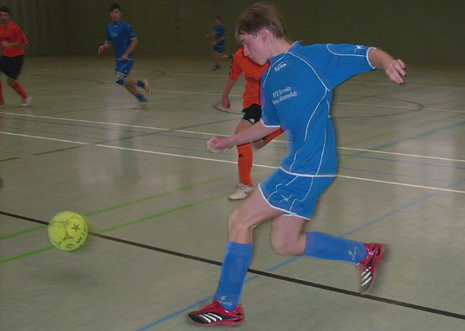 Bezirksmeisterschaft im Hallenfuball A-Junioren (Foto: Karl-Heinz Herrmann)