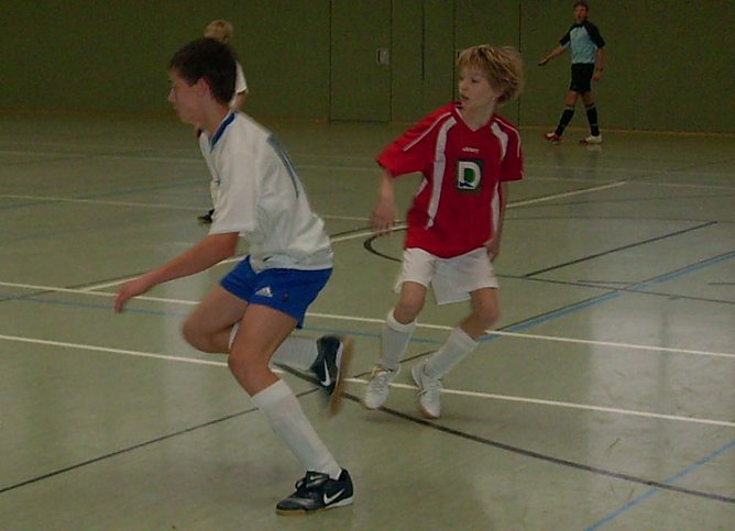 Spielszene bei den D-Junioren (Foto: Karl-Heinz Herrmann) Spielszene bei den D-Junioren (Foto: Karl-Heinz Herrmann)