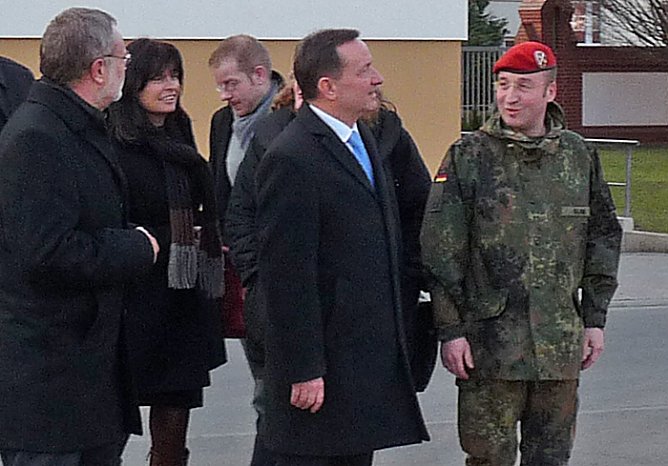 Zu Besuch in Kaserne (Foto: Karl-Heinz Herrmann) Zu Besuch in Kaserne (Foto: Karl-Heinz Herrmann)