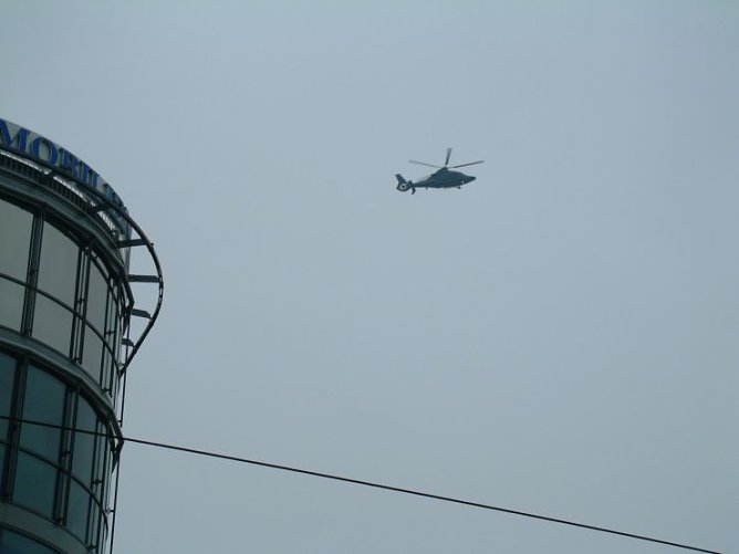Polizeihubschrauber über Dresden (Foto: Anonymus) Polizeihubschrauber über Dresden (Foto: Anonymus)