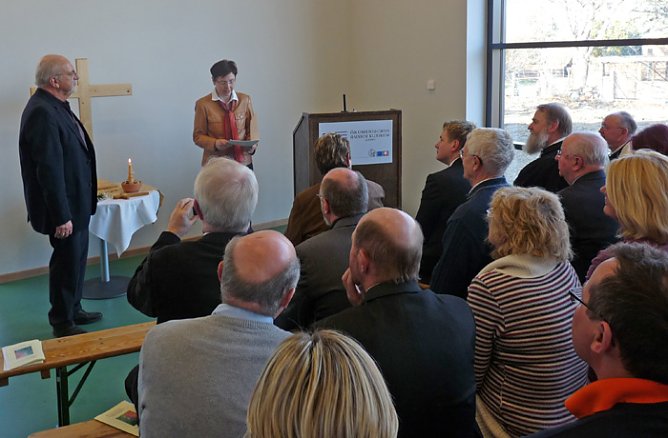 Förderbescheid Suchtstation (Foto: Karl-Heinz Herrmann) Förderbescheid Suchtstation (Foto: Karl-Heinz Herrmann)