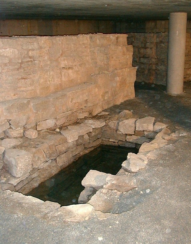 Bild: Mikwe � Synagoge - Stolpersteine
