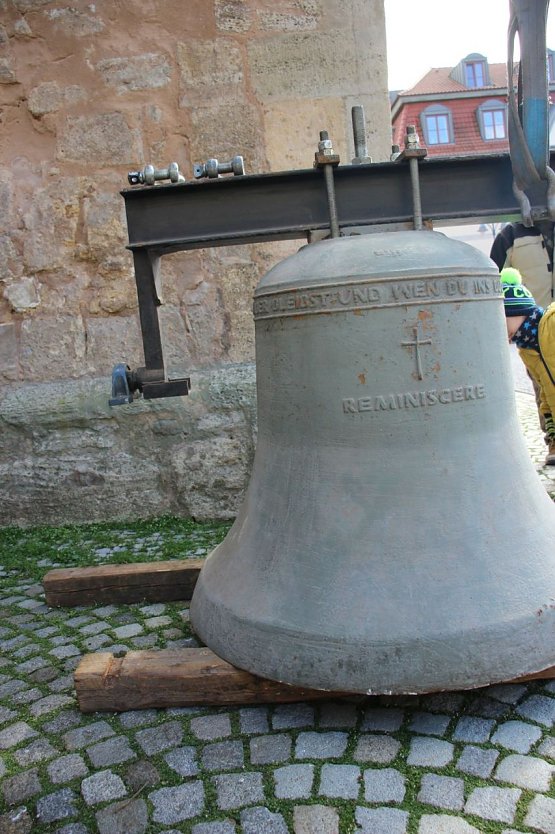 Bild: Zwei neue Bronzeglocken f&uuml;r die Trinitatiskirche