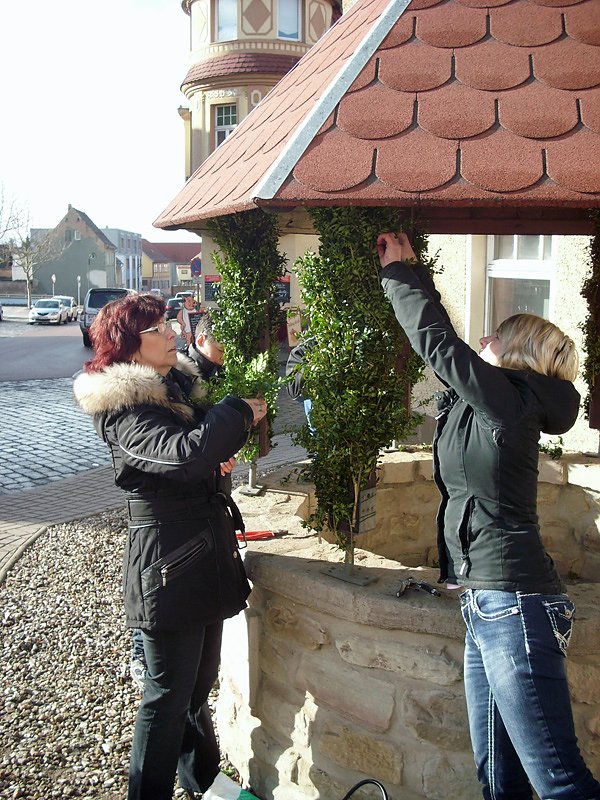 Bild: Osterbrunnen jetzt auch in Artern