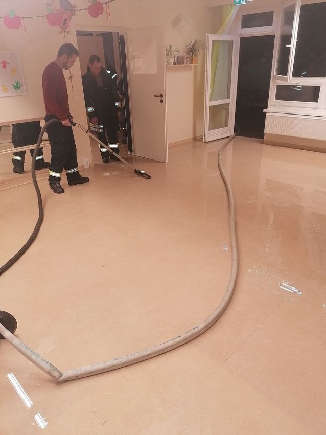 Bild: Wasserrohrbruch in Ebelebener Kita