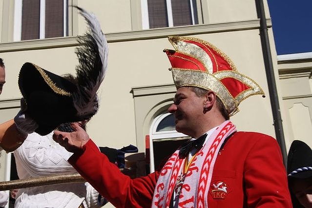Rosenmontagsgesichter