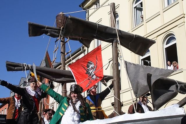 Rosenmontagsgesichter