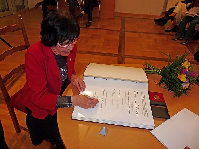 Ehrenarbeit gew&uuml;rdigt