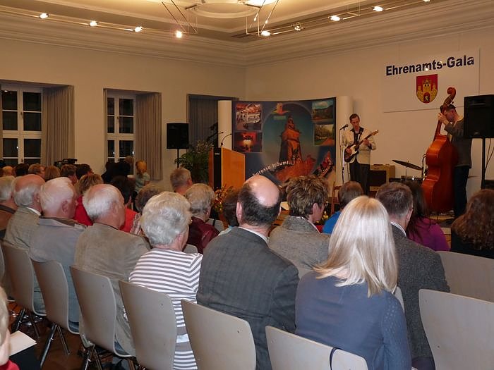 Ehrenarbeit gew&uuml;rdigt