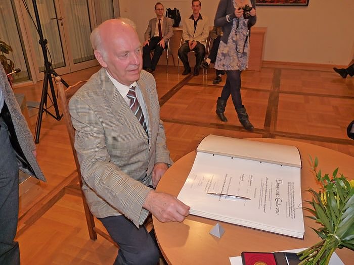 Ehrenarbeit gew&uuml;rdigt