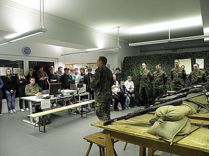 Offene T&uuml;r bei Bundeswehr