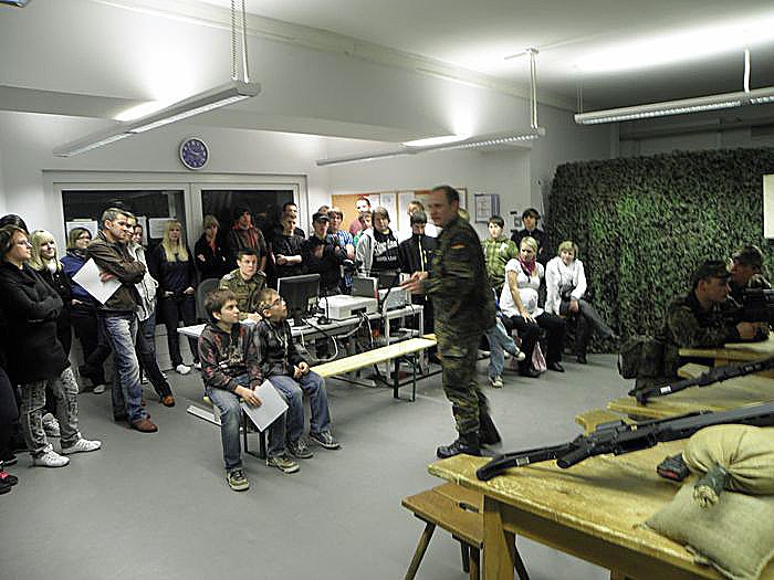 Offene T&uuml;r bei Bundeswehr