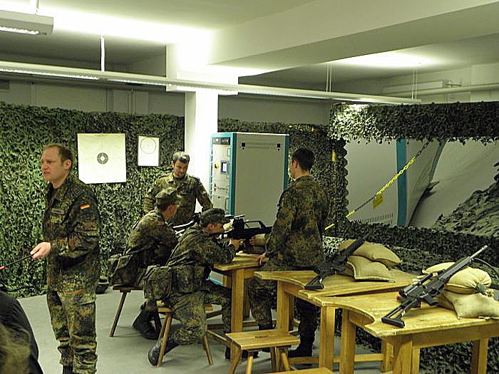 Offene T&uuml;r bei Bundeswehr