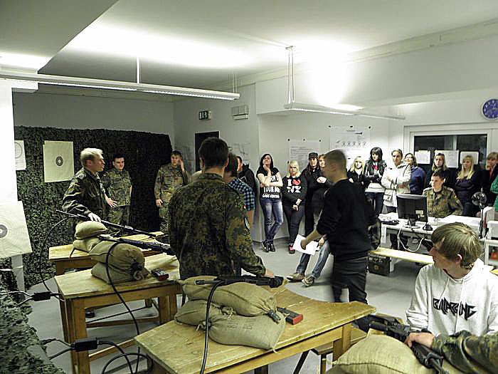 Offene T&uuml;r bei Bundeswehr