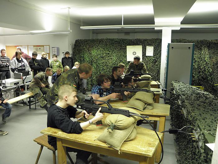 Offene T&uuml;r bei Bundeswehr