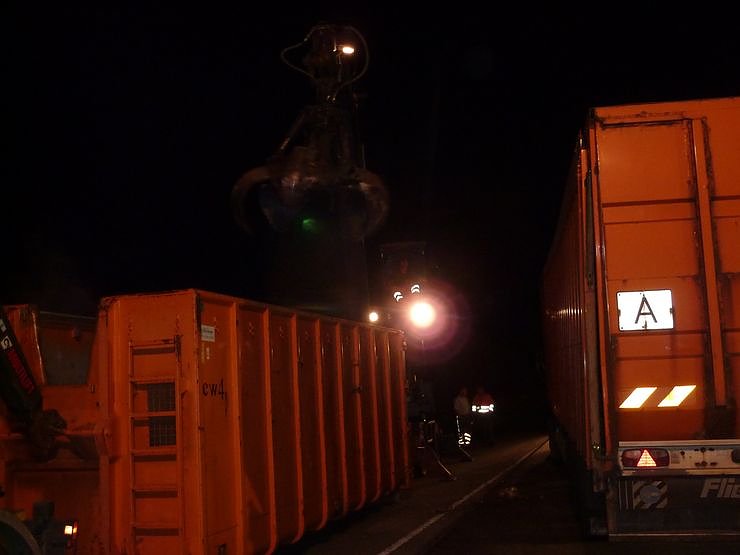 Umgekippter Lkw blockierte B4