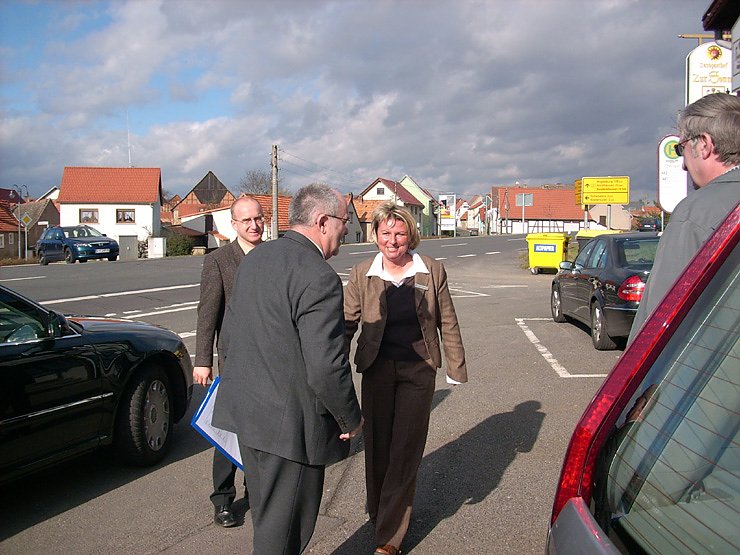 Begr&uuml;&szlig;ung Minister