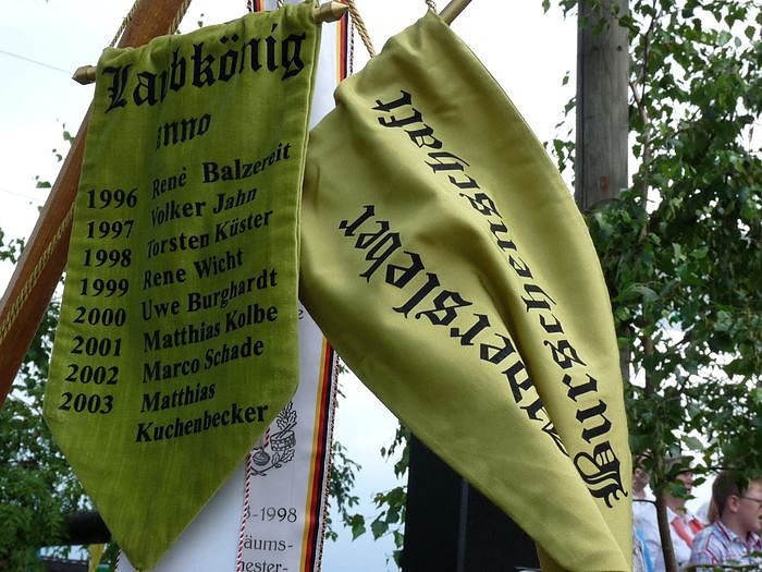 Laubk&ouml;nig gekr&ouml;nt