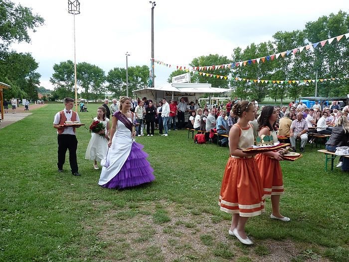 Laubk&ouml;nig gekr&ouml;nt