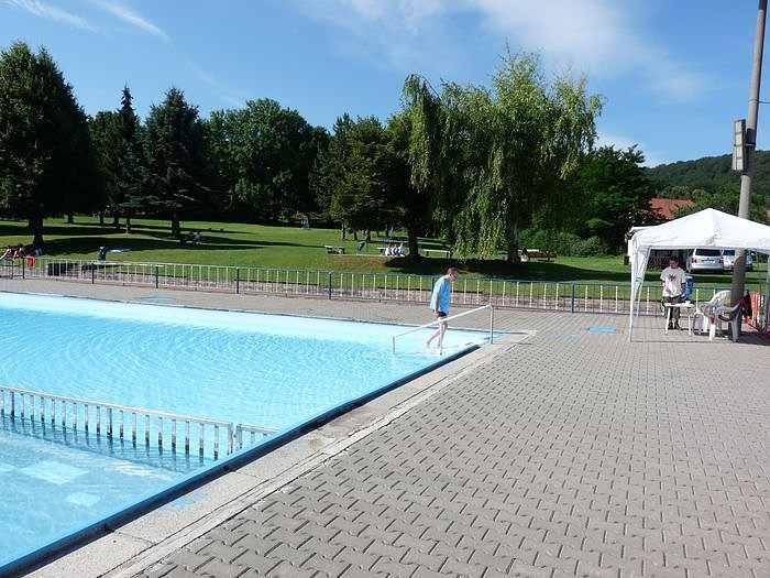 24 Stunden Schwimmen begonnen