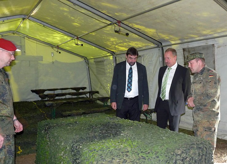 Innenminister bei Bundeswehr