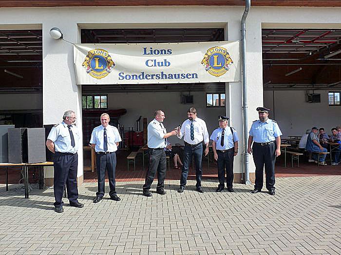 Feuerwehr &ouml;ffnete T&uuml;ren