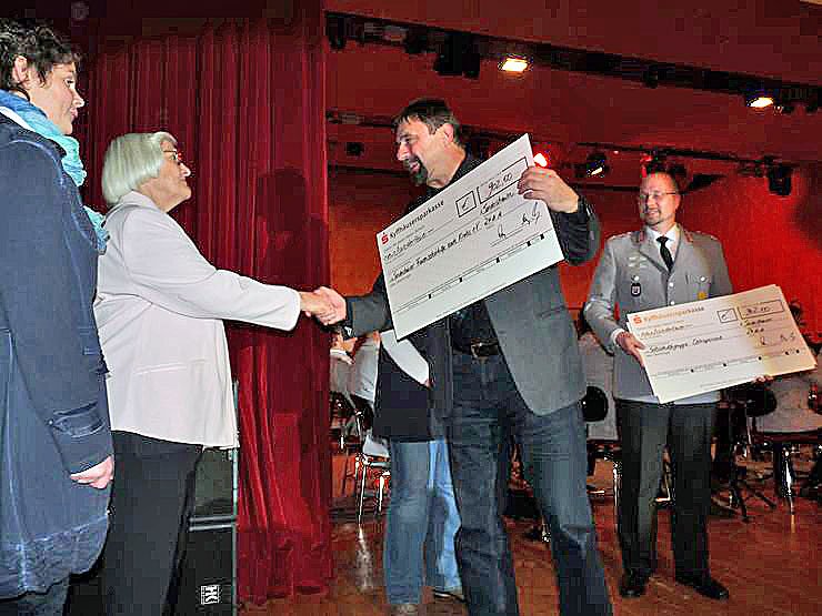 Rekordsumme bei Benefiz