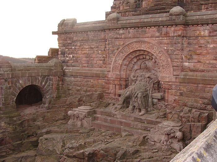 Rotbart und Rotmantel