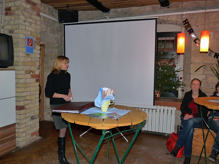 Bildungsbericht &uuml;bergeben.