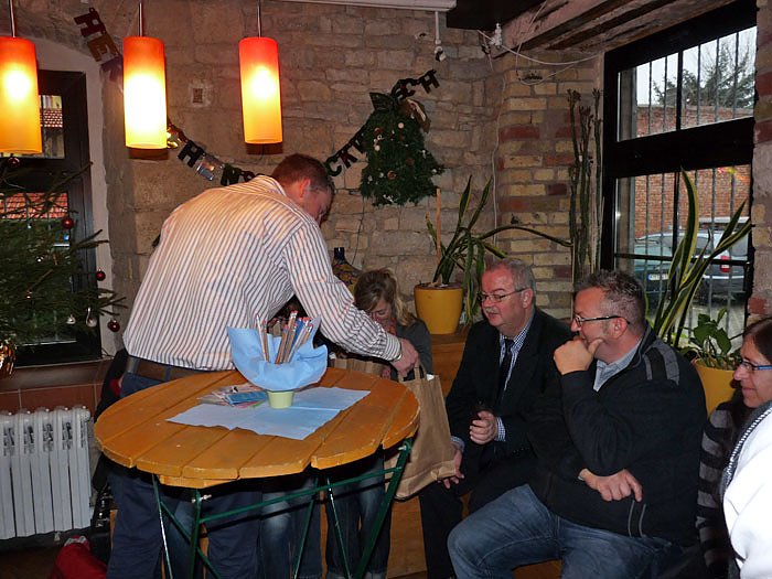 Bildungsbericht &uuml;bergeben.