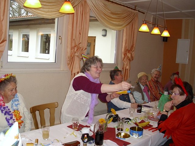 Mit Schalk im Nacken