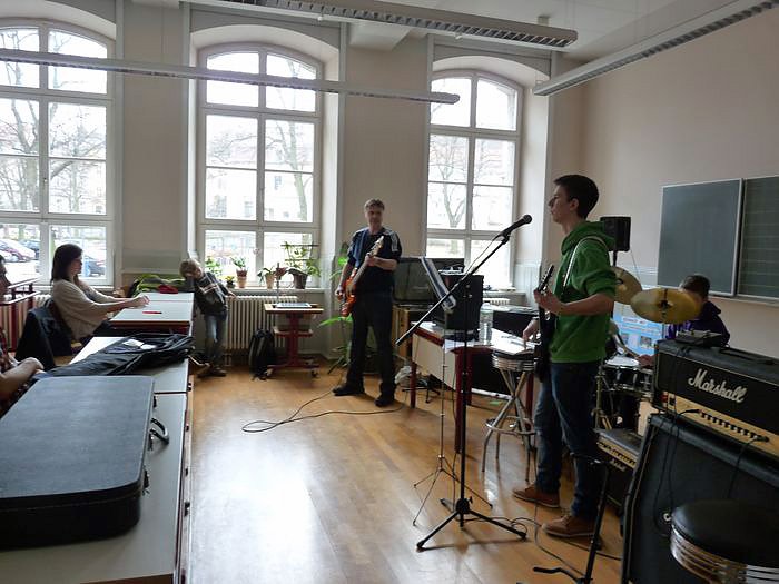 Wir stellen uns vor (2)