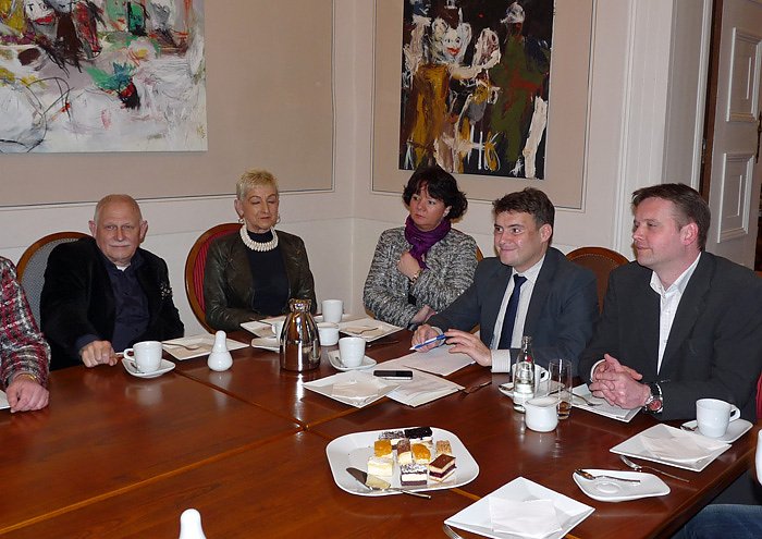 Mit Unternehmern getroffen