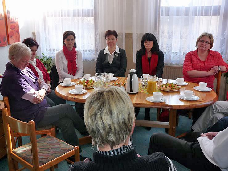Sozialministerin besucht Frauenhaus