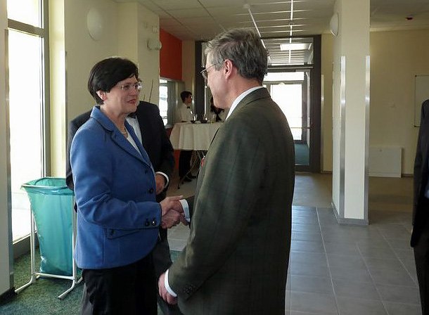 Regelschule &uuml;bergeben