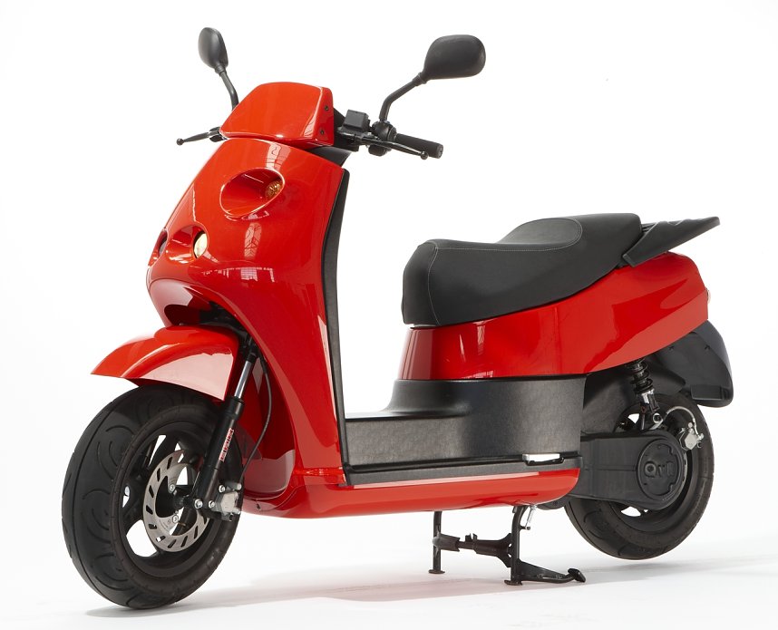 Der E-Roller QvR VROne. Seine Reichweite: Zwischen 45 und 65 Kilometer