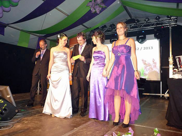 Die Wahl der Fliederk&ouml;nigin (2)