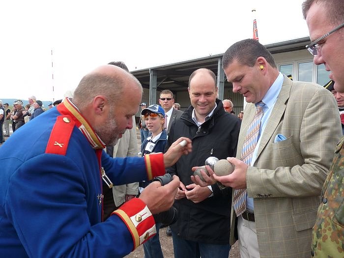 Feierlich er&ouml;ffnet