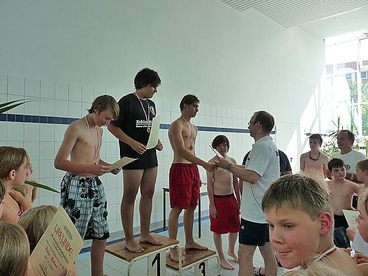 Spannende Schwimmduelle