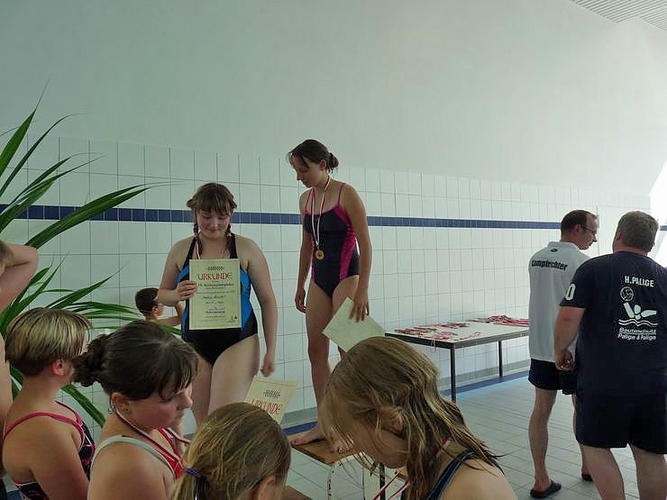 Spannende Schwimmduelle