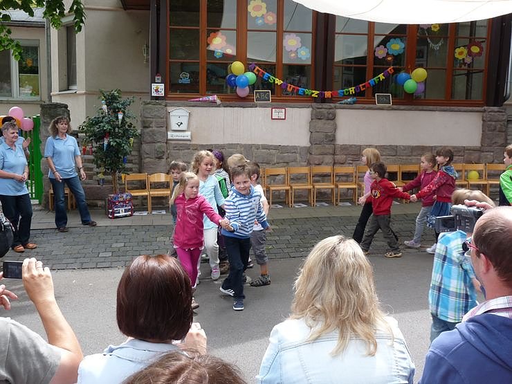 Zur Schule verabschiedet