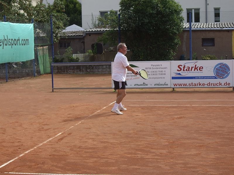 Titel souver&auml;n verteidigt