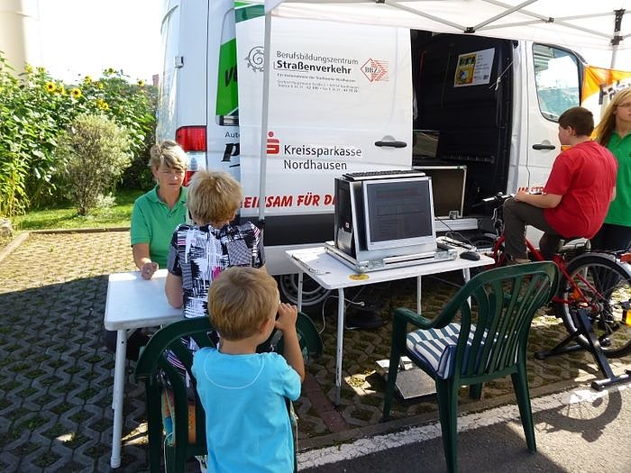 Leser beim Feuerwehrfest