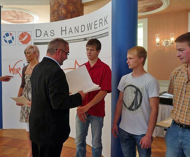 Vom Lehrvertrag freigesprochen