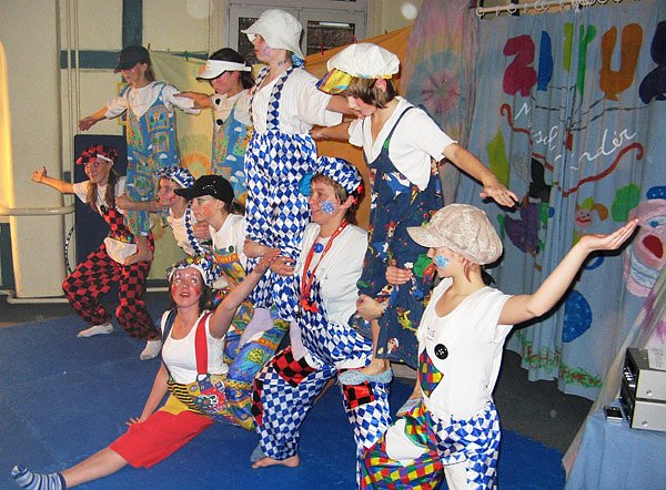 Zirkus im Jugendhaus Greu&szlig;en