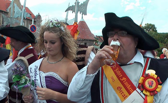 Jubil&auml;umsumzug durch Frankenhausen