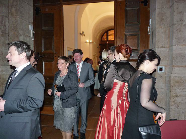 Schlossball er&ouml;ffnet