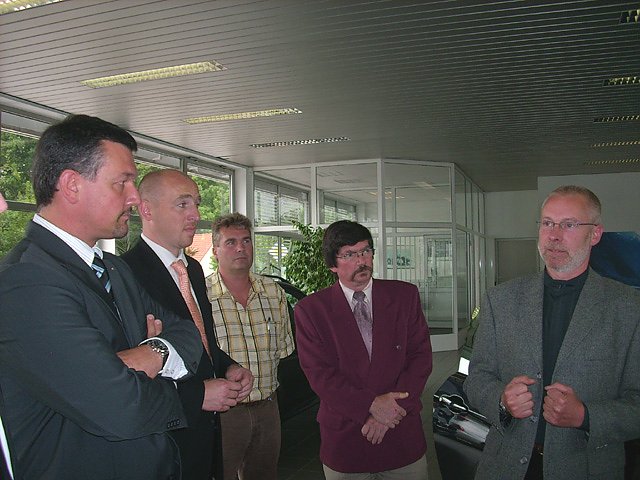 &Uuml;bergabe Spendenfahrzeug durch das Autohaus Fritze Sondershausen