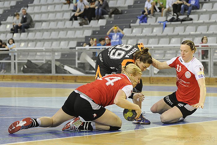 Klarer Sieg f&uuml;r unsere Handball-Damen