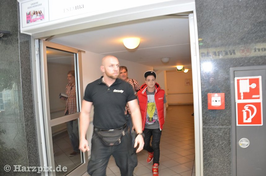 Luca H&auml;nni in der Galerie